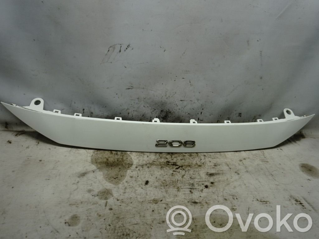 Peugeot 208 II Modanatura separatore del paraurti anteriore