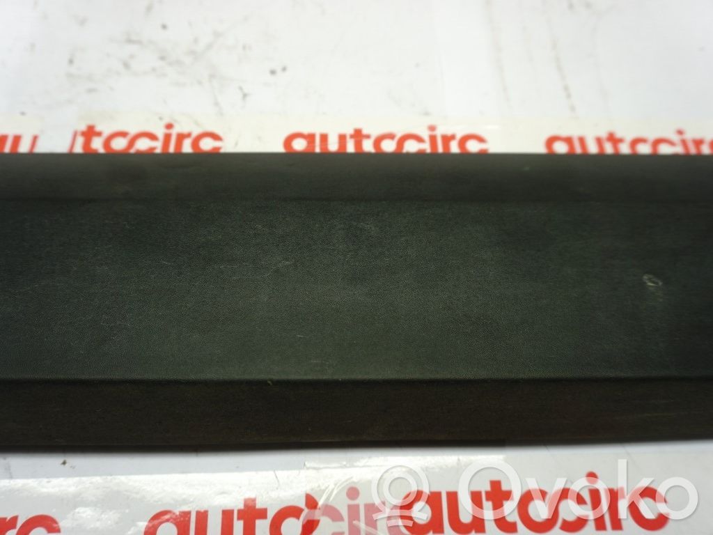 Renault Express Rivestimento portiera posteriore (modanatura)