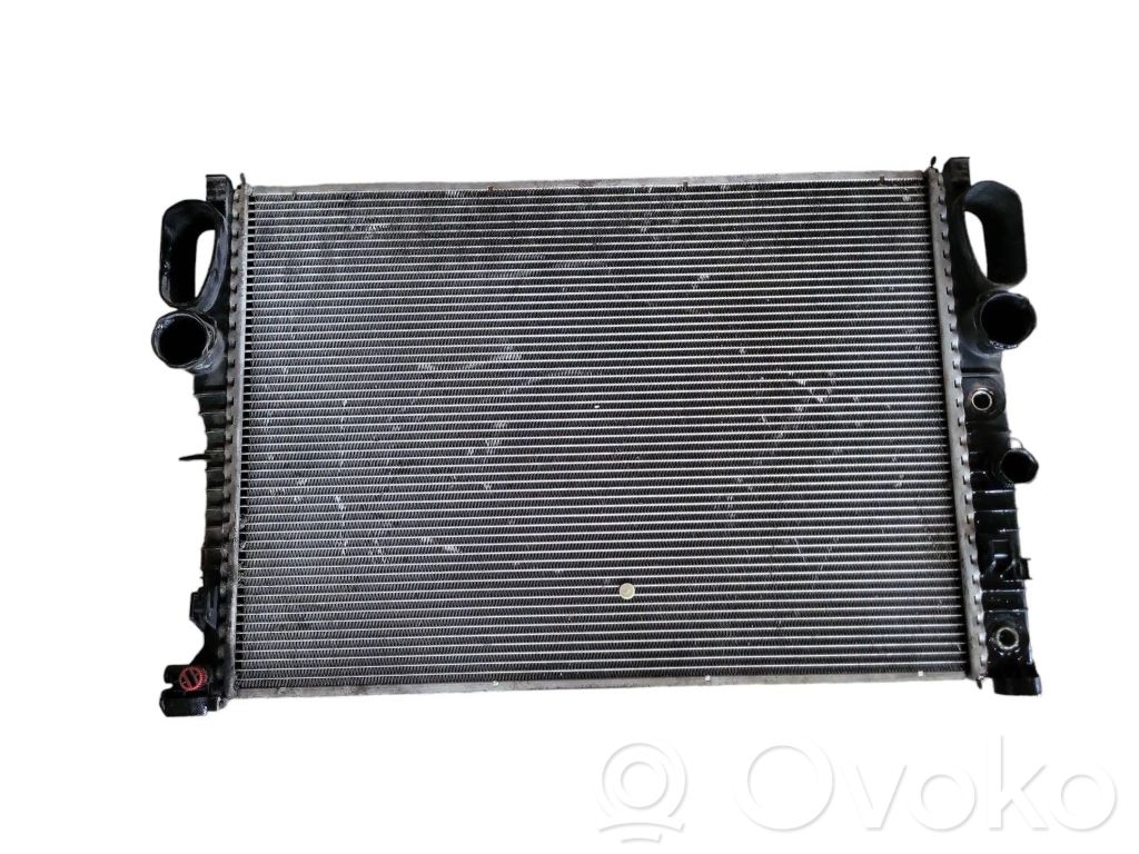 Mercedes-Benz E W211 Dzesēšanas šķidruma radiators 
