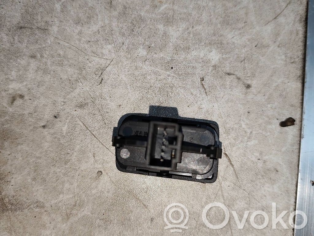 Central locking switch button   0665832