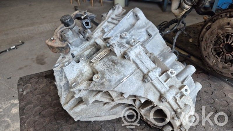 Volvo XC60 Manualna 6-biegowa skrzynia biegów 