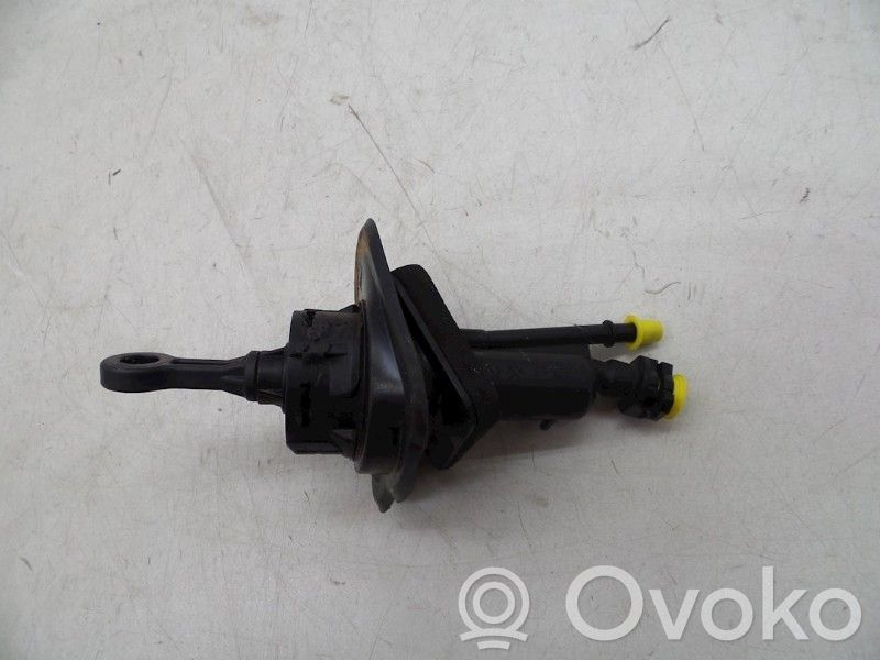 Volvo V60 Kytkimen pääsylinteri 