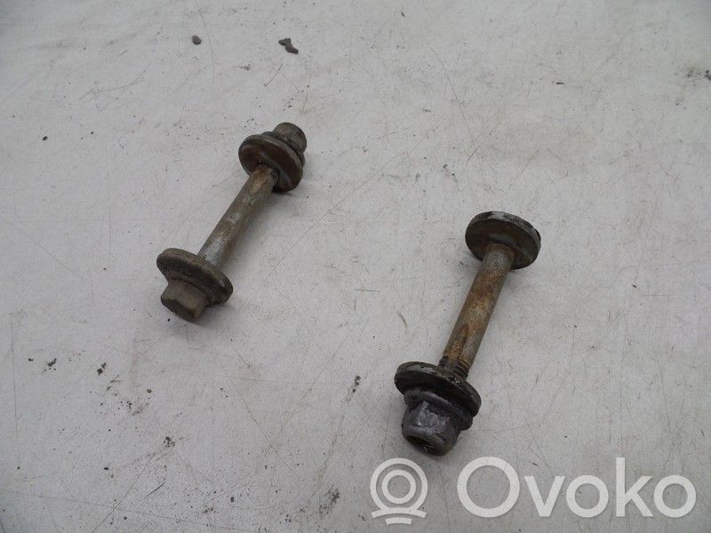 Mutterit/pultit   30741284,987885,30741284,987885