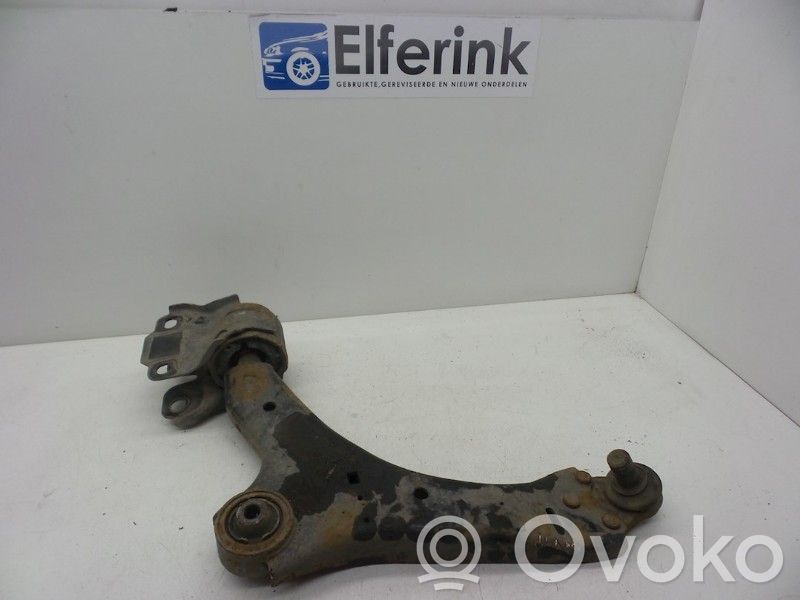 Volvo XC70 Braccio di controllo sospensione anteriore 