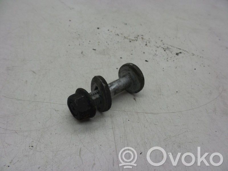 Volvo XC90 Tuercas/tornillos 