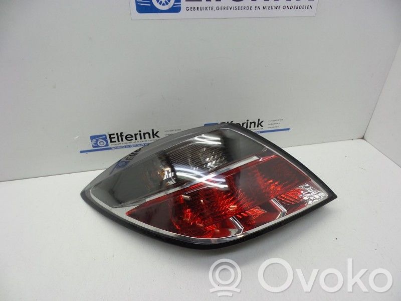 Opel Astra H Lampă spate în caroserie 