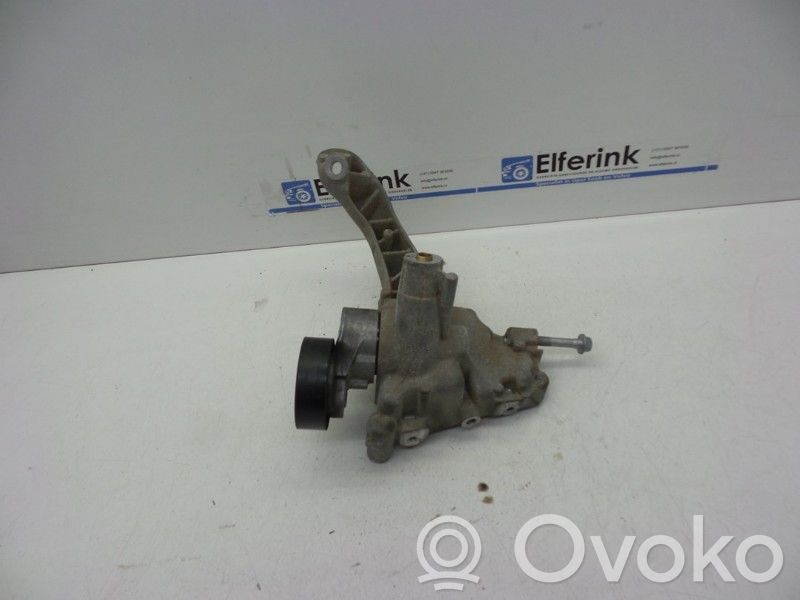 Engine mount bracket   31258131,G9N19N586AA,31258131,G9N19N586AA