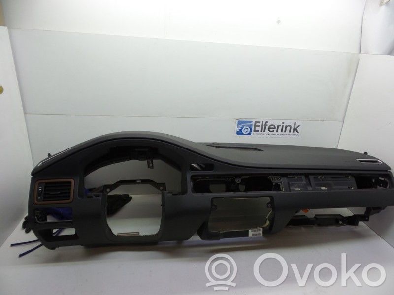 Volvo V70 Dashboard 