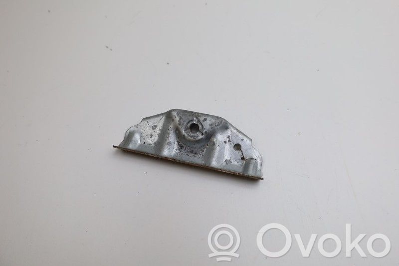 Volvo S80 Akkulaatikon alusta 