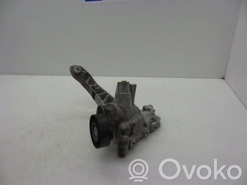 Volvo XC60 Engine mount bracket 