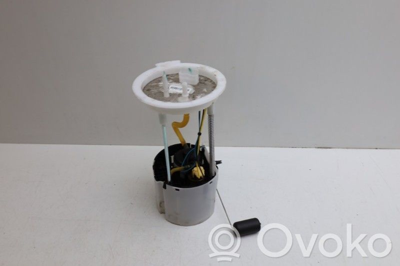 Lynk & co 01 Bomba interna de combustible 