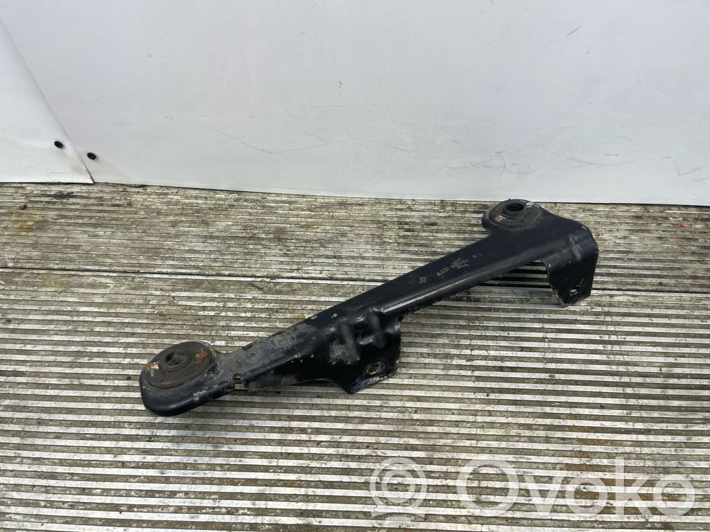 Maserati Levante Intercooler pipe mounting bracket 