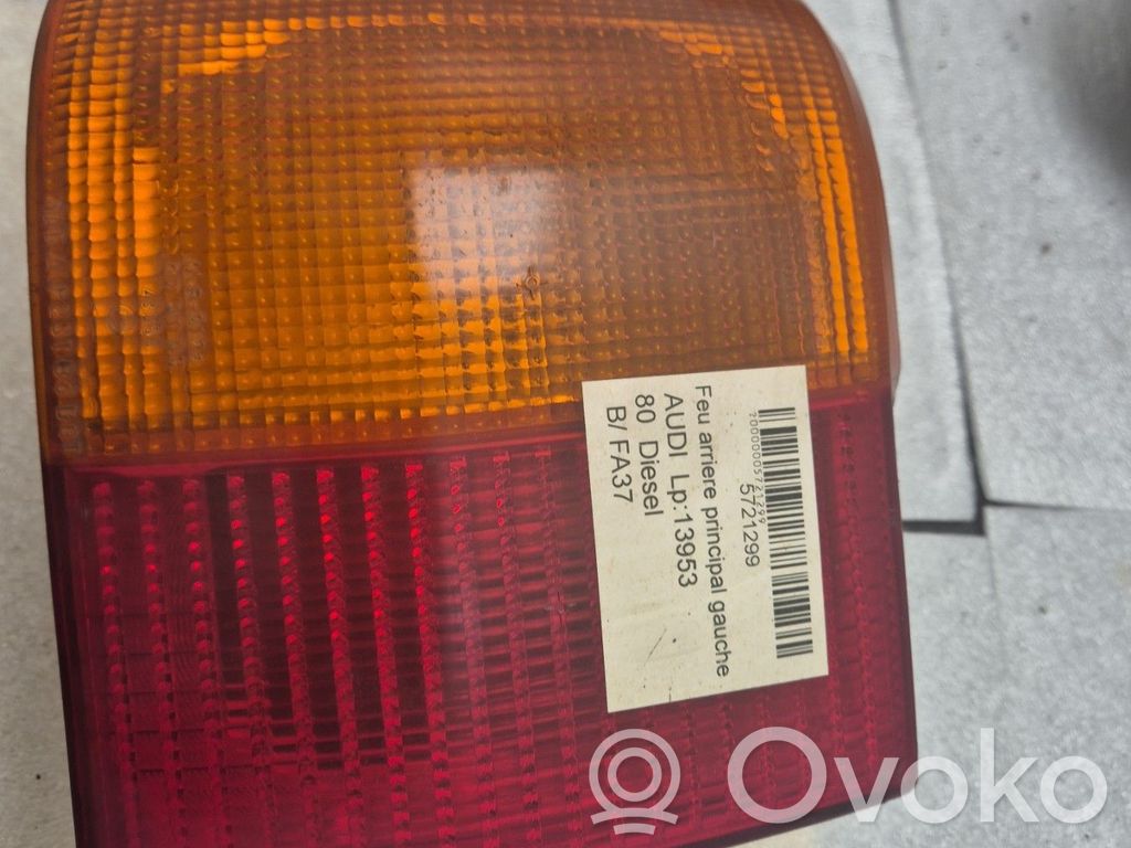 Audi 80 90 B3 Aizmugurējais lukturis virsbūvē 