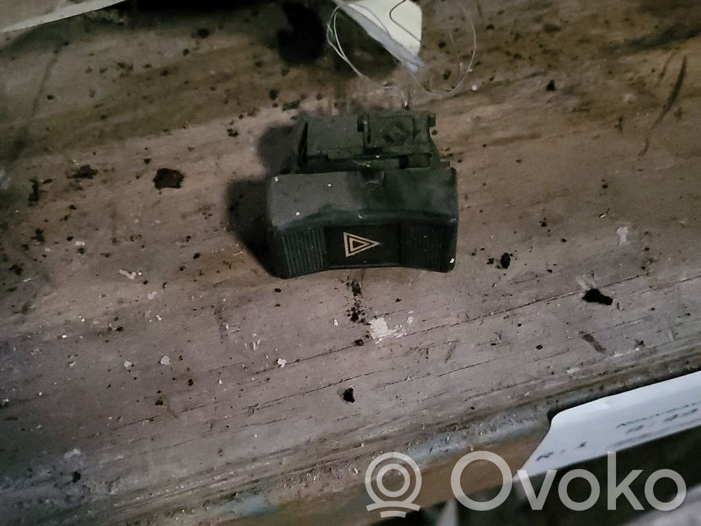 Renault 19 Hazard light switch 