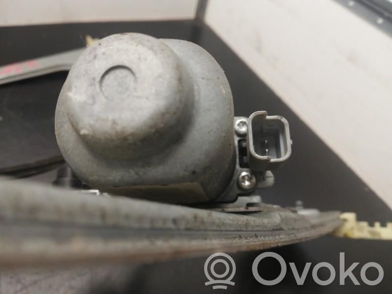 Peugeot 1007 Macara ușă față cu motor 