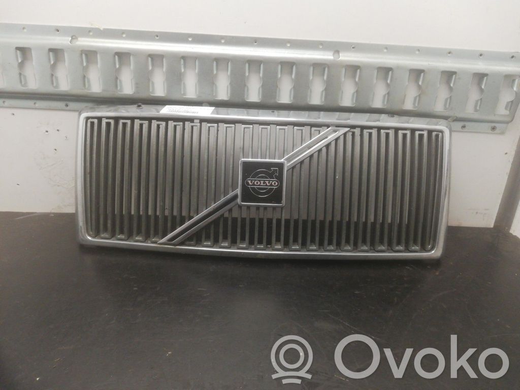 Rejilla delantera   3518656