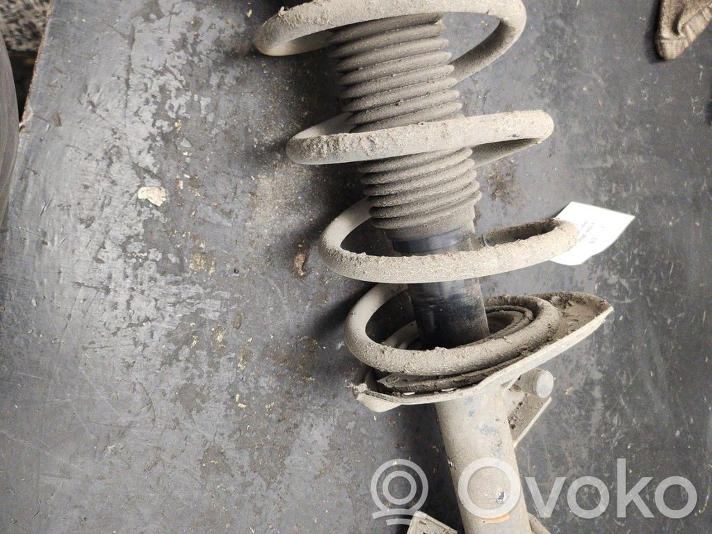 Nissan Qashqai Amortyzator osi przedniej ze sprężyną 