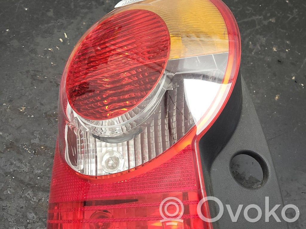 Renault Modus Aizmugurējais lukturis virsbūvē 