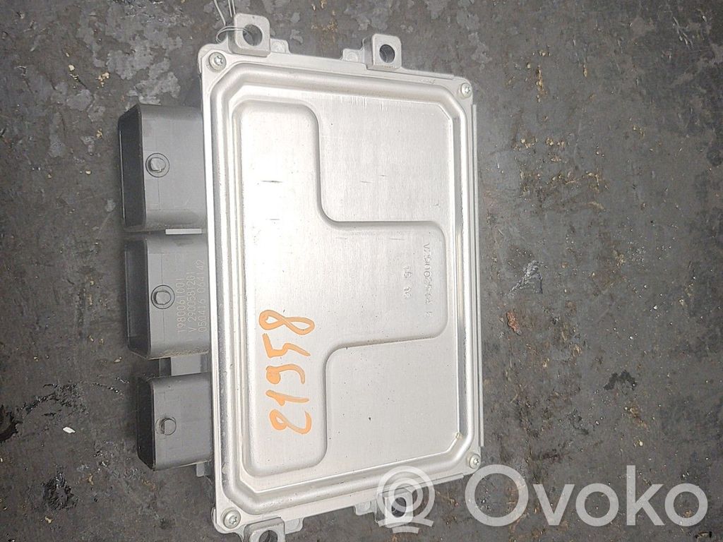 Peugeot 208 I Variklio valdymo blokas 