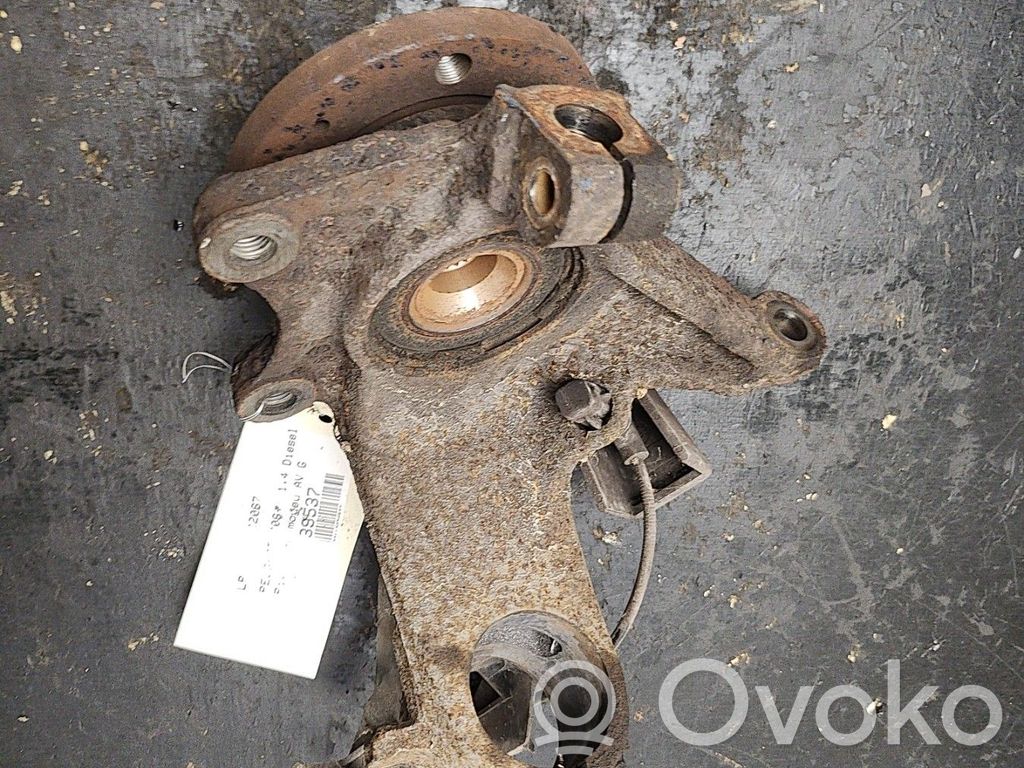 Peugeot 206+ Achsschenkel vorne 