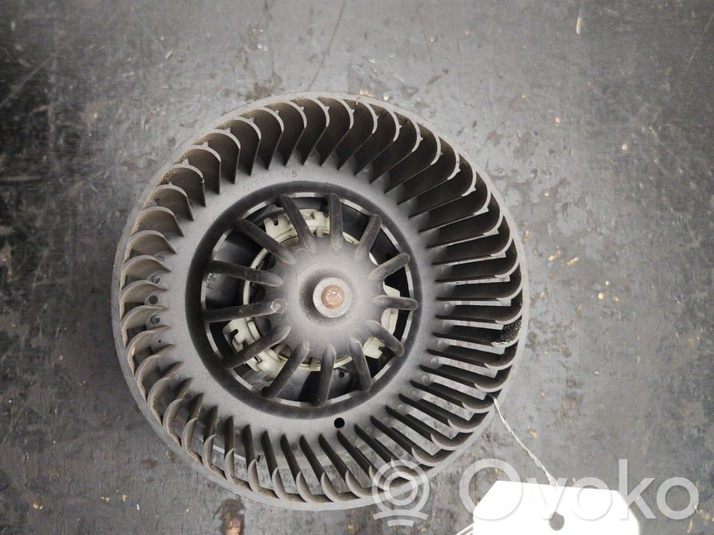 Nissan Micra Lämmittimen puhallin 