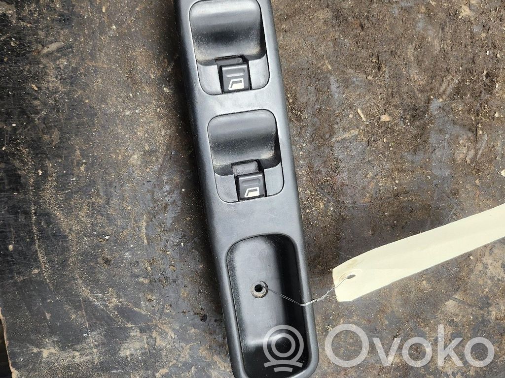 Peugeot 307 Electric window control switch 