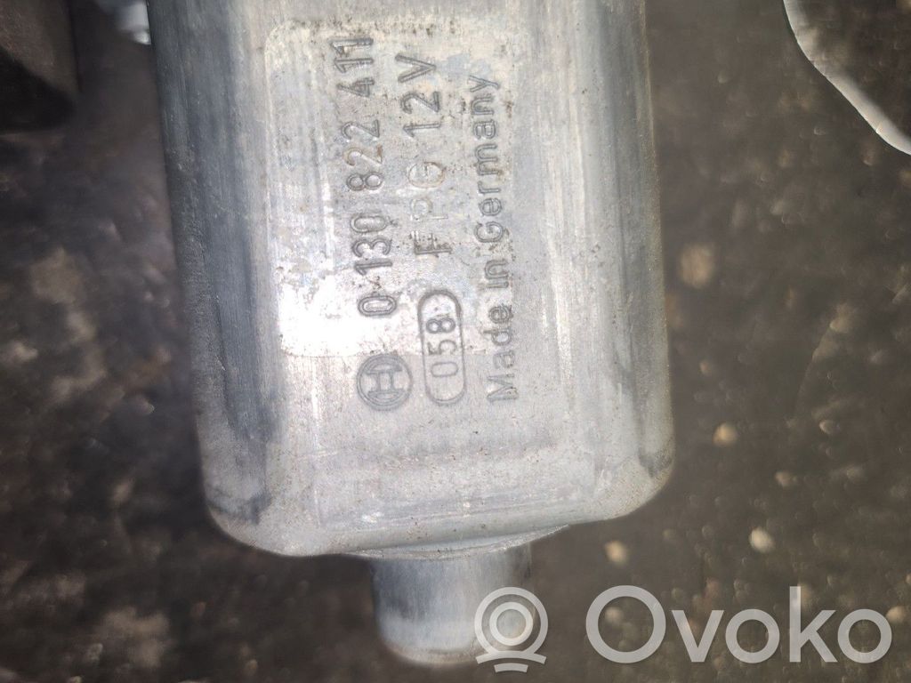 Elektryczny podnośnik szyby drzwi przednich   13306921