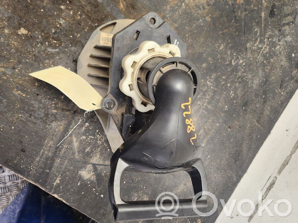 Renault Clio III Spare wheel mounting bracket 