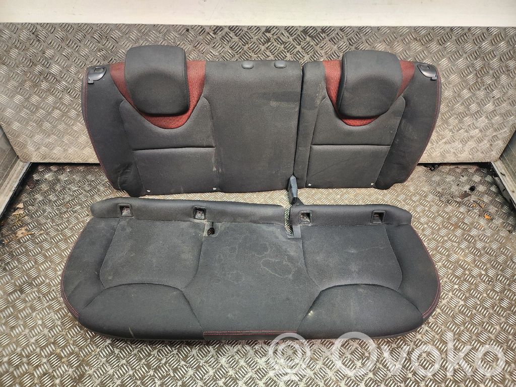 Renault Clio IV Takaistuin 