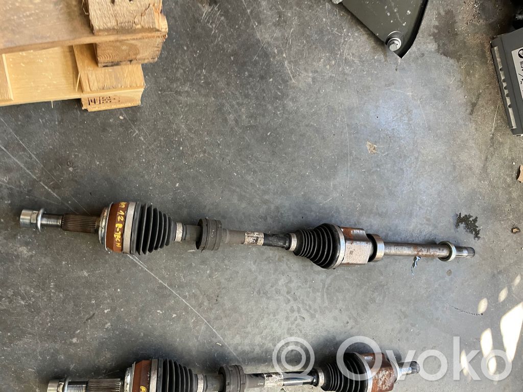 Eje de transmisión delantero   391007895R