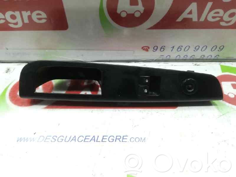 Interruptor del elevalunas eléctrico   823511H110