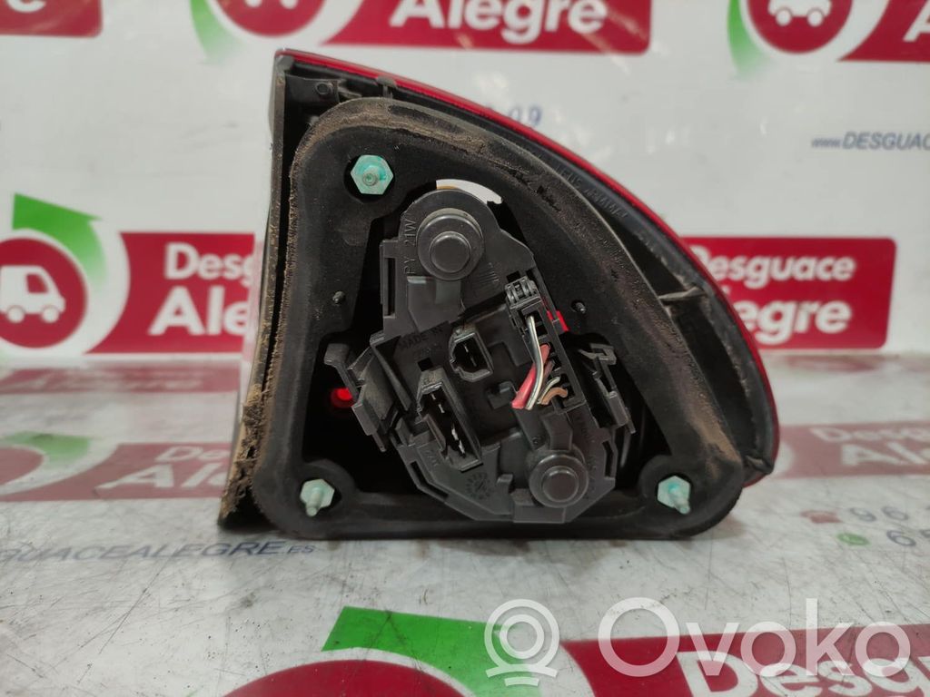 Seat Leon (1M) Aizmugurējais lukturis virsbūvē 
