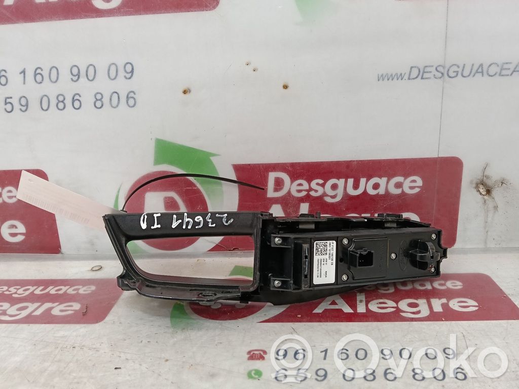 Electric window control switch   3S010130331
