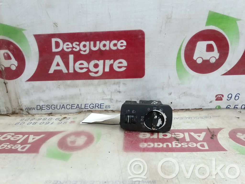 Interrupteur d’éclairage   8L1941531J