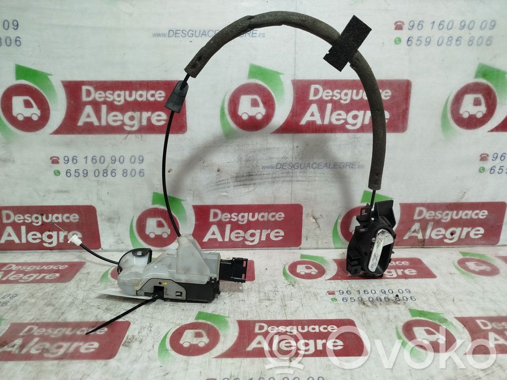 Cerradura de puerta delantera