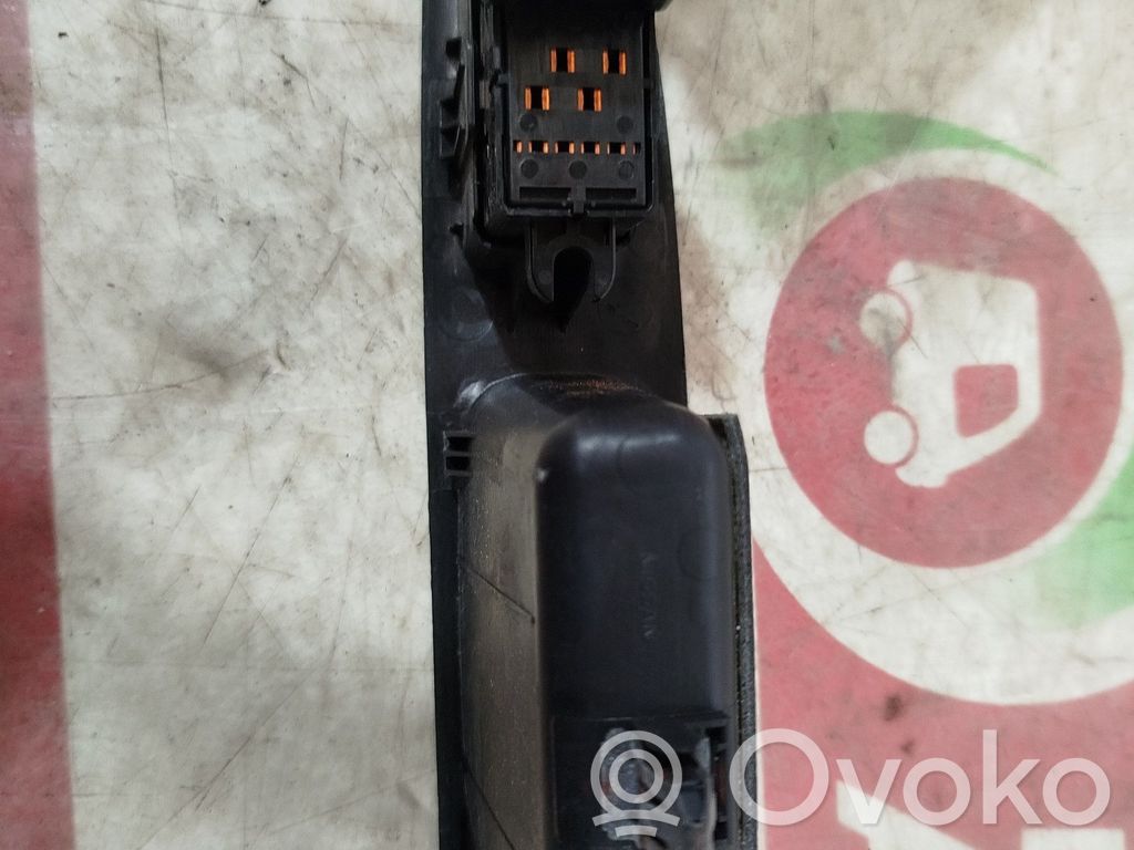 Nissan Qashqai Przyciski szyb 