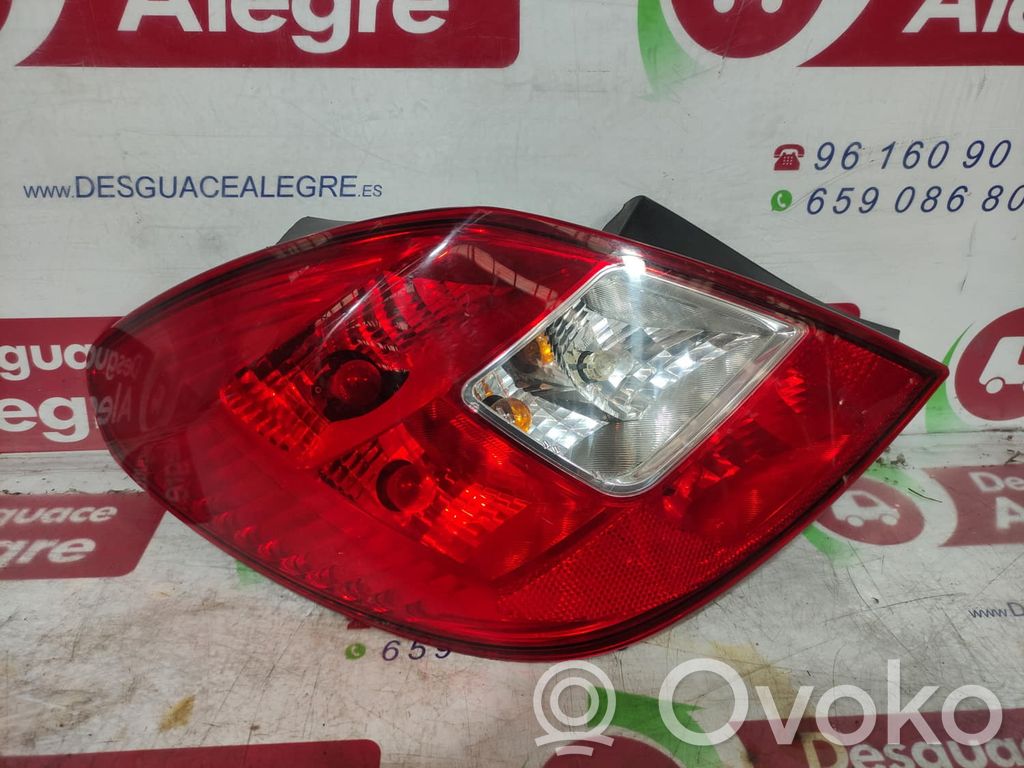 Opel Corsa D Feux arrière / postérieurs 
