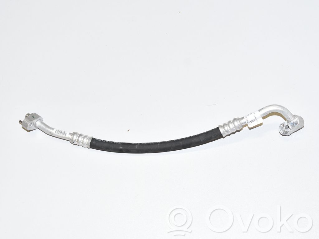 BMW i3 Ilmastointilaitteen putki (A/C) 