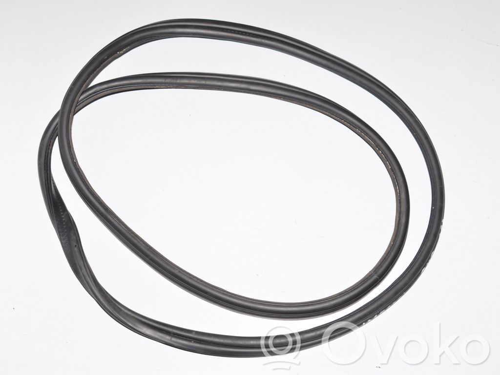 BMW 3 E90 E91 Trunk rubber seal (body) 