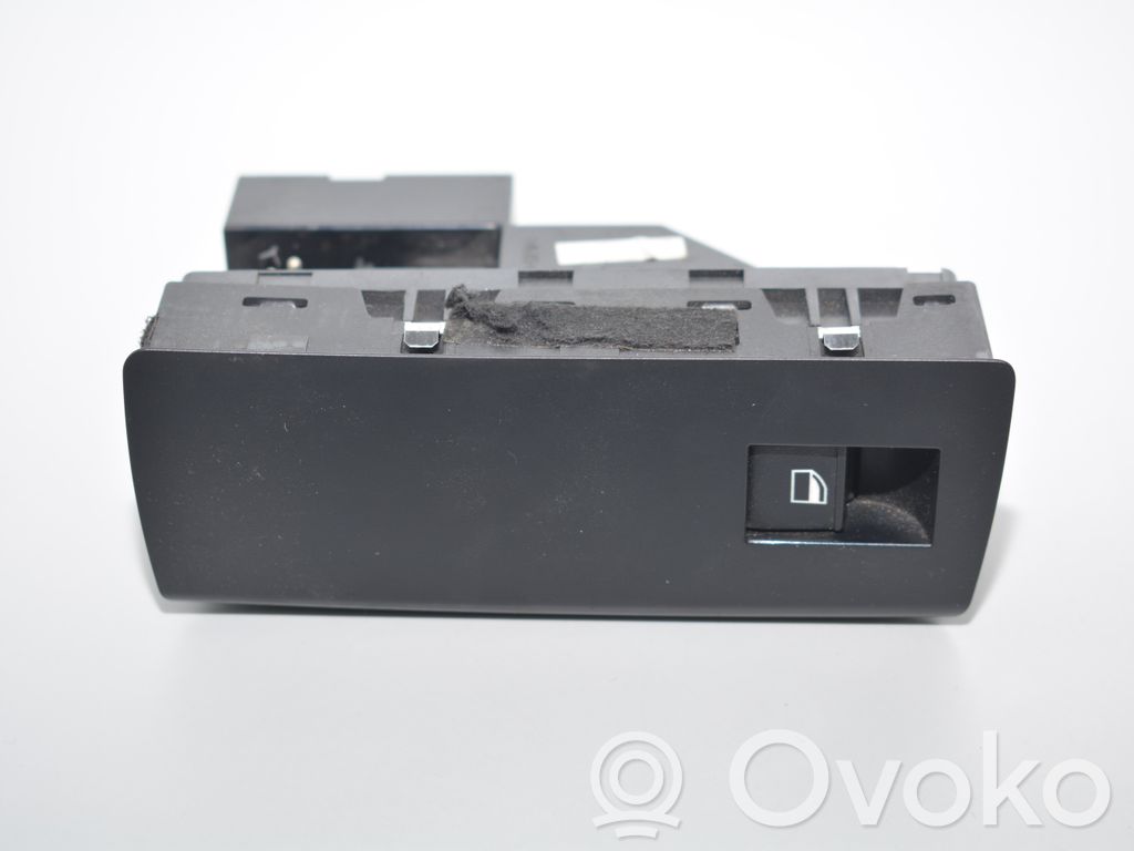 Electric window control switch   6916604