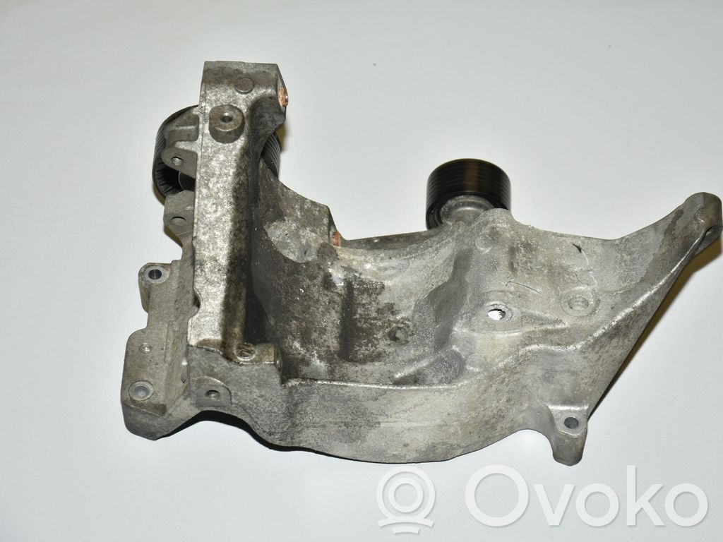 Engine mounting bracket   7802639