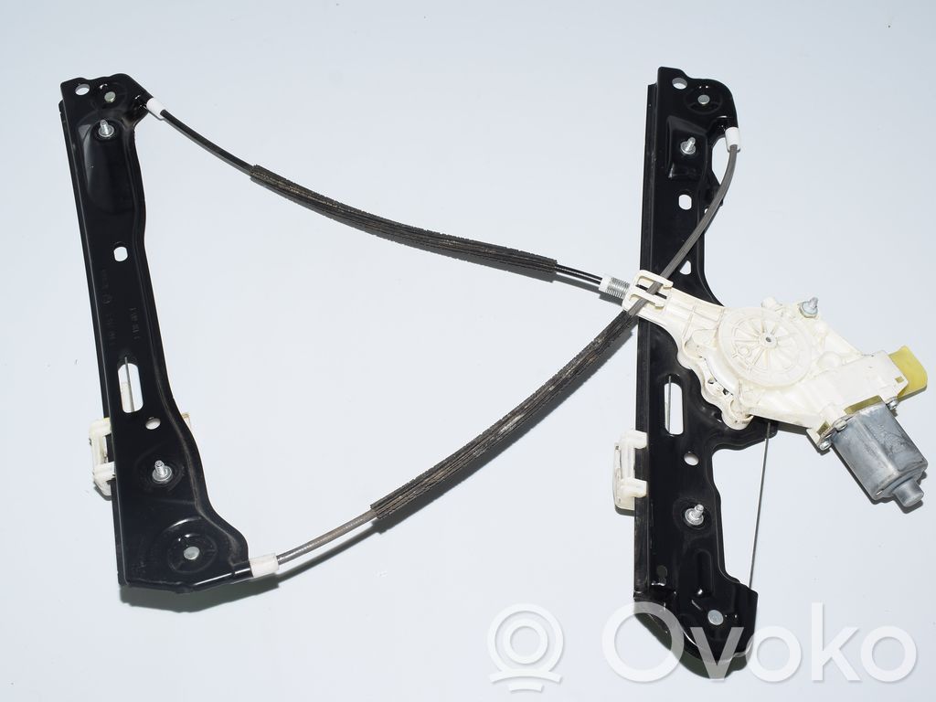 BMW 1 E81 E87 Front door window regulator with motor 