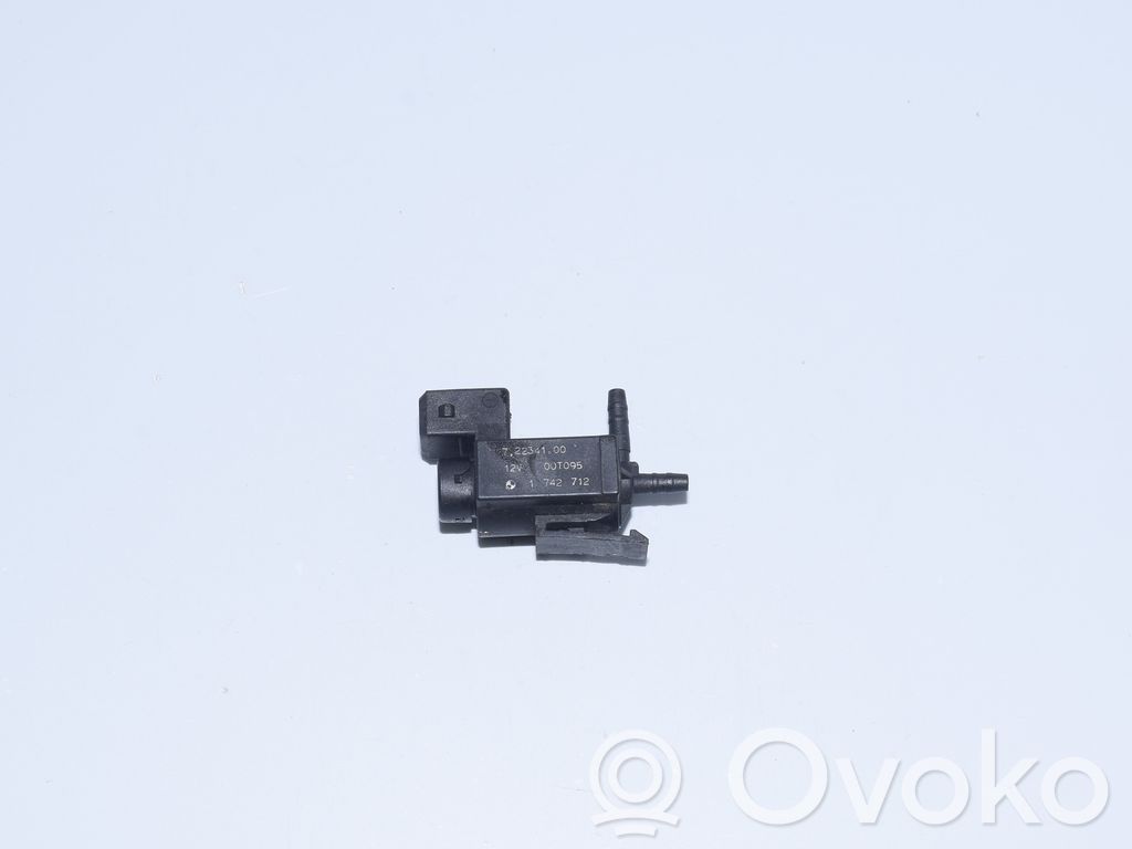Solenoīda vārsts   1742712