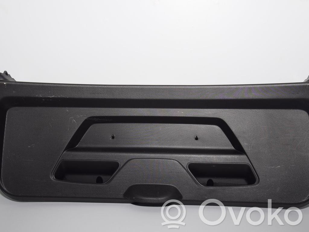 Tailgate trim   7305089