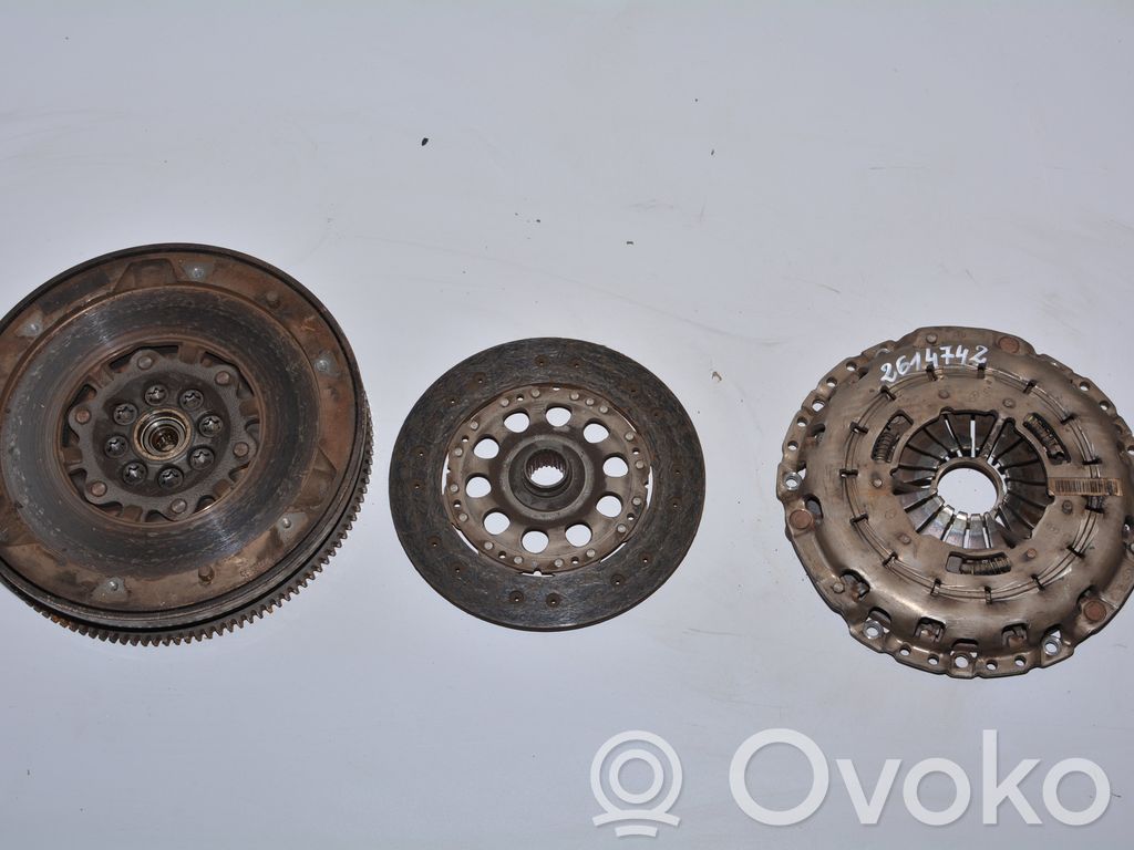 BMW 5 E60 E61 Sankabos komplektas 