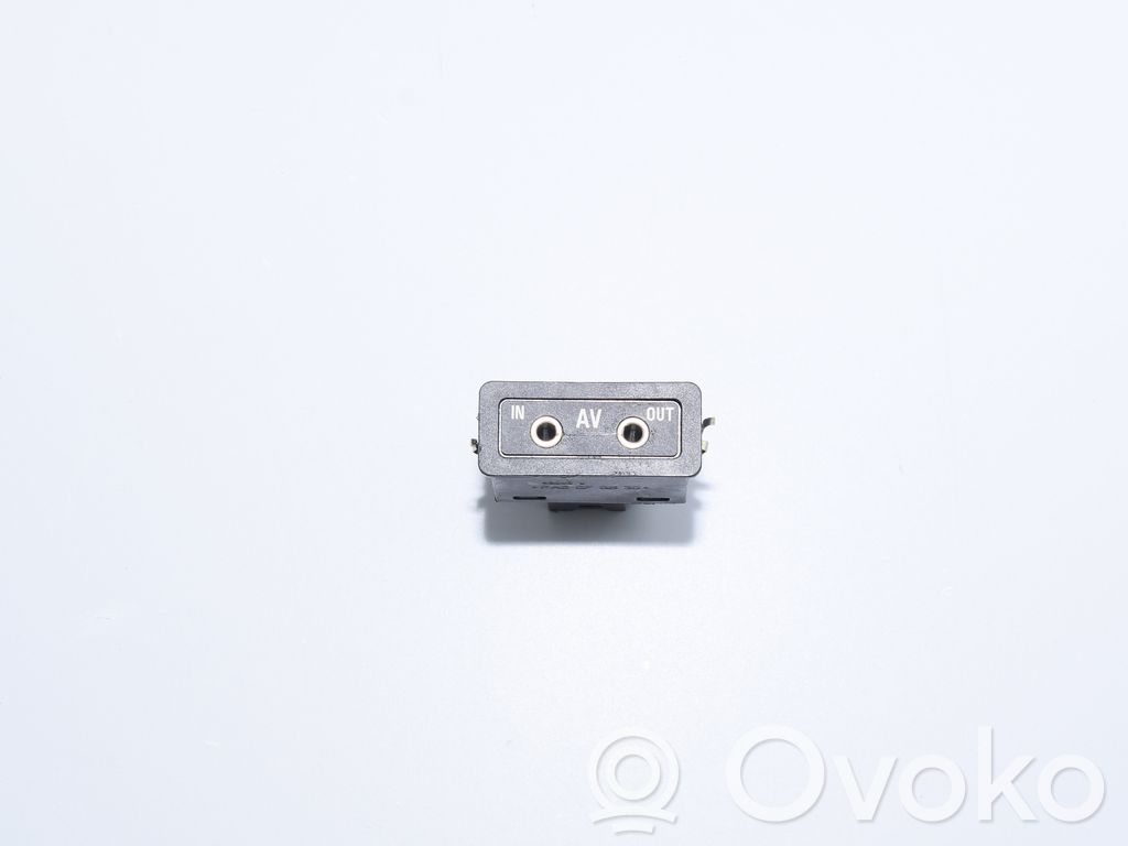 Разъем AUX   8368346
