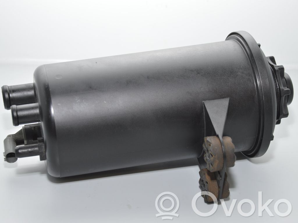 BMW 5 E60 E61 Vairo stiprintuvo skysčio bakelis 