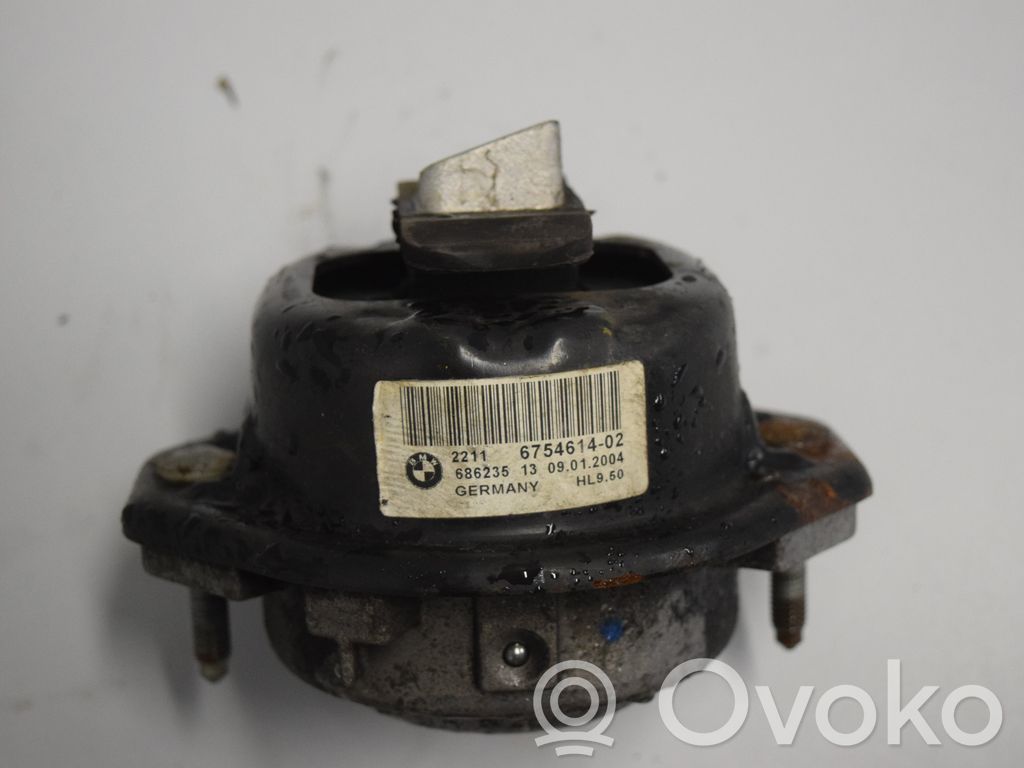 BMW 7 E65 E66 Engine mount bracket 