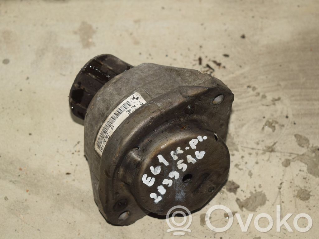 BMW 5 E60 E61 Dzinēja spilvens 
