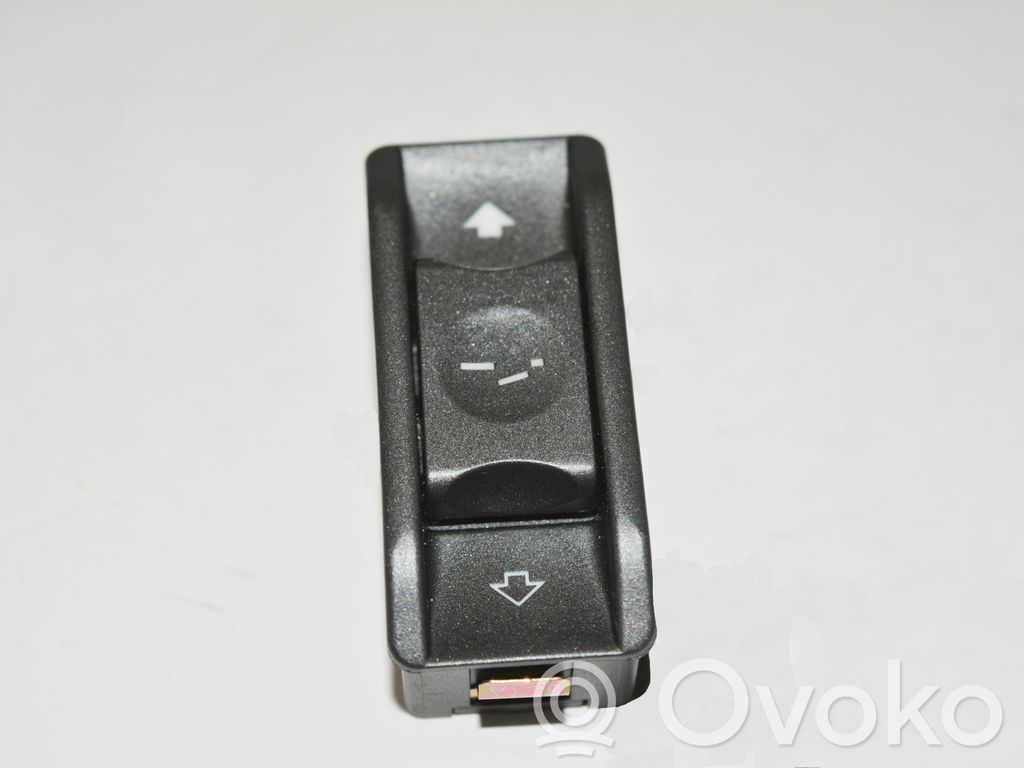 BMW 7 E65 E66 Stoglangio jungtukas 